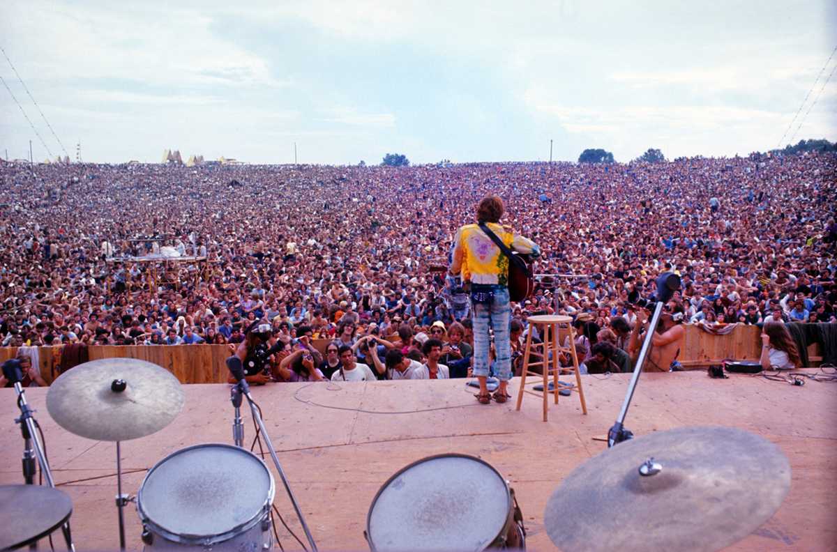 Festivalul Woodstock începe în Bethel, New York